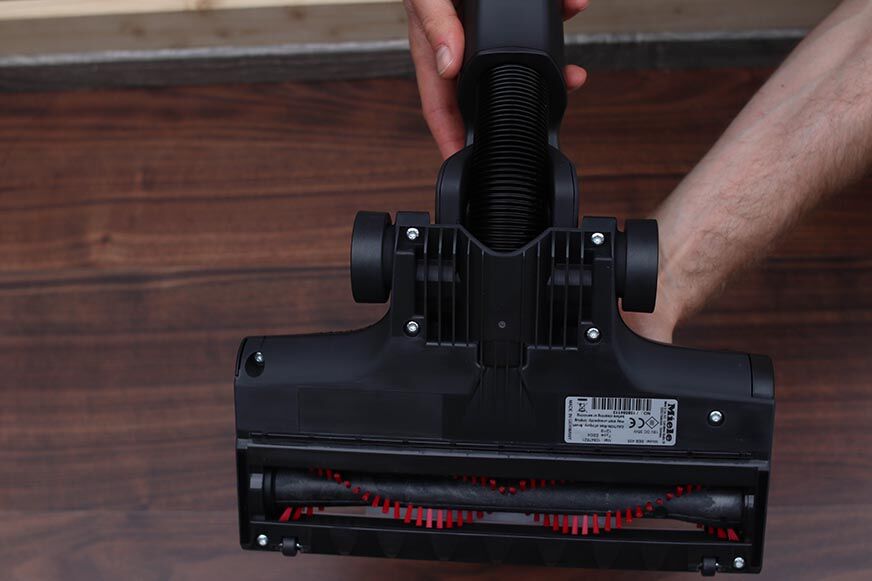 Miele Staubsauger Test gummierte Lenkrollen